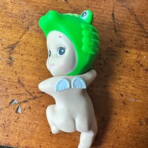 Authentic Sonny Angel Look back Hipper (used) *read description*